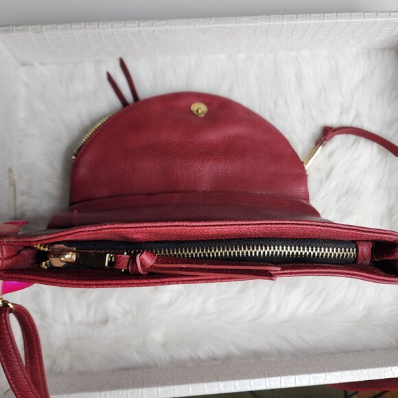 Under One Sky crimson faux leather crossbody hobo bag - Picture 6 of 10